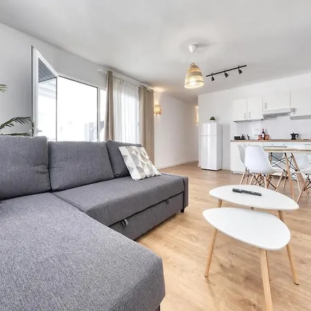 Sea Of Lava- Sea View בית נופש *