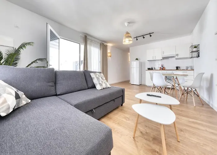 Sea Of Lava- Sea View Holiday home *