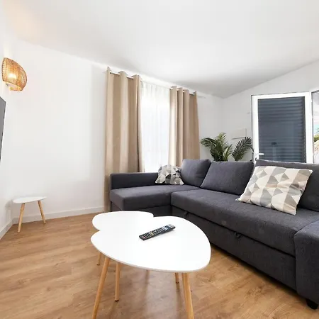 Sea Of Lava- Sea View 度假居 *